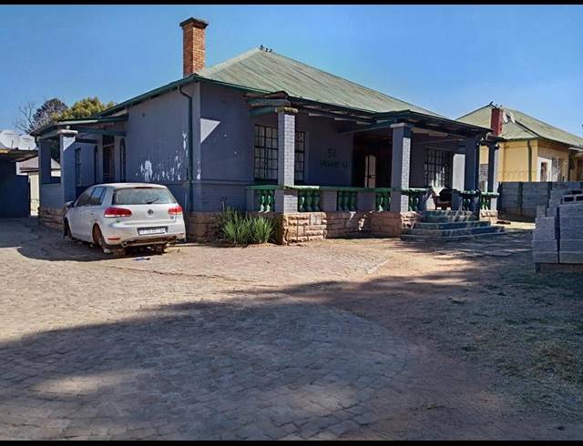 10 BEDROOM HOUSE FOR SALE IN WEBBER